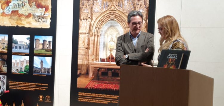 El aeropuerto de Valencia acoge la exposición internacional del Santo Cáliz de Valencia