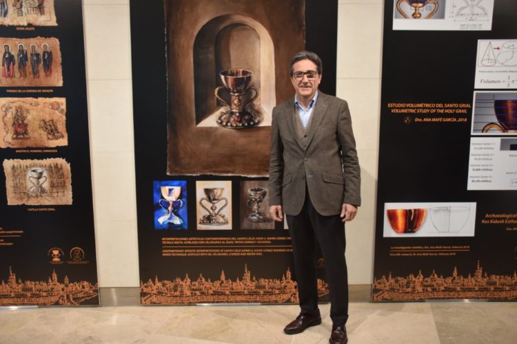 El aeropuerto de Valencia acoge la exposición internacional del Santo Cáliz de Valencia