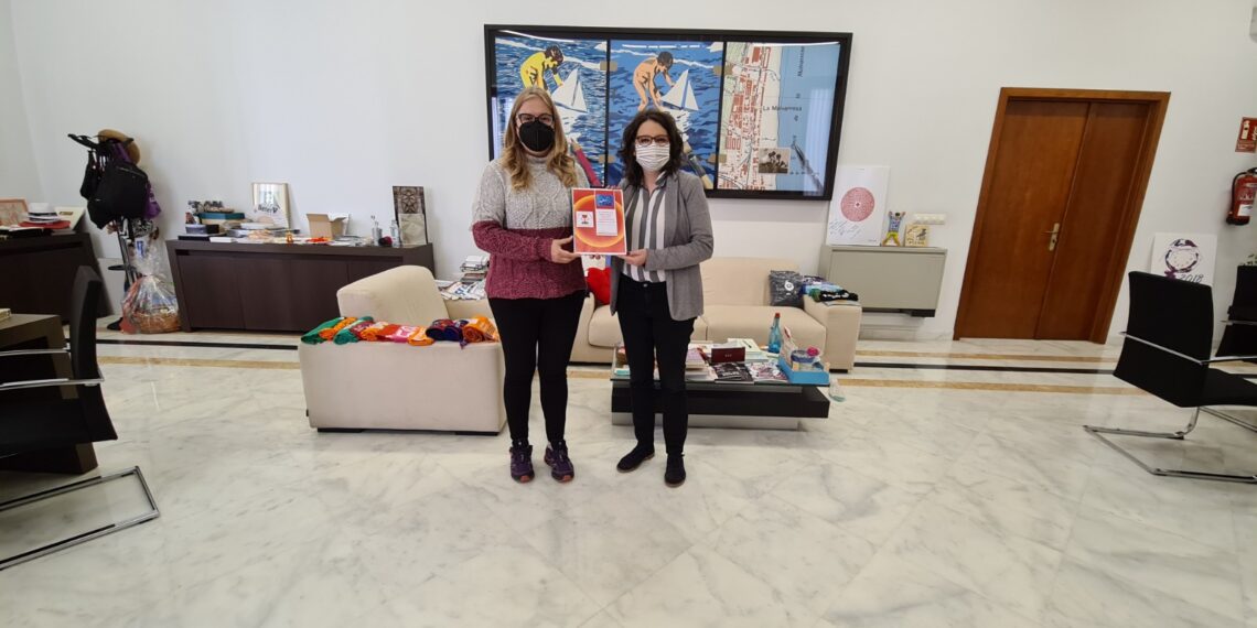 Mónica Oltra apoya la difusión del Santo Grial como identidad valenciana