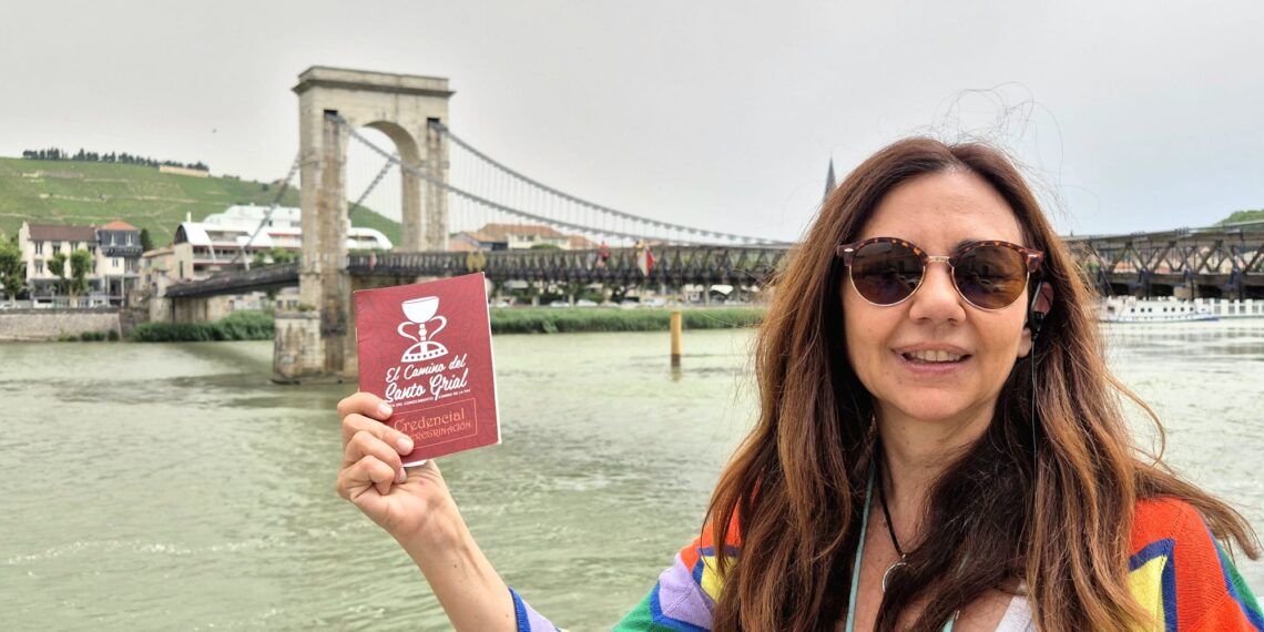 Cristina Monzón Martí Explora Nuevos Lugares para el Camino del Santo Grial en Provenza