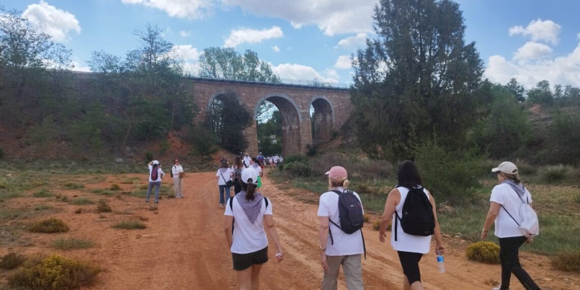 La falla Convento Jerusalén hace historia con la celebración de la I Peregrinación Fallera del Camino del Santo Grial